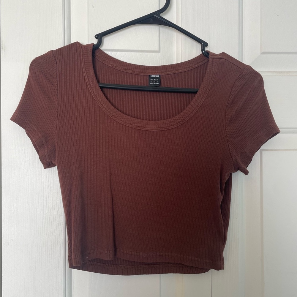 SHEIN Chocolate Ribbed Crop Top